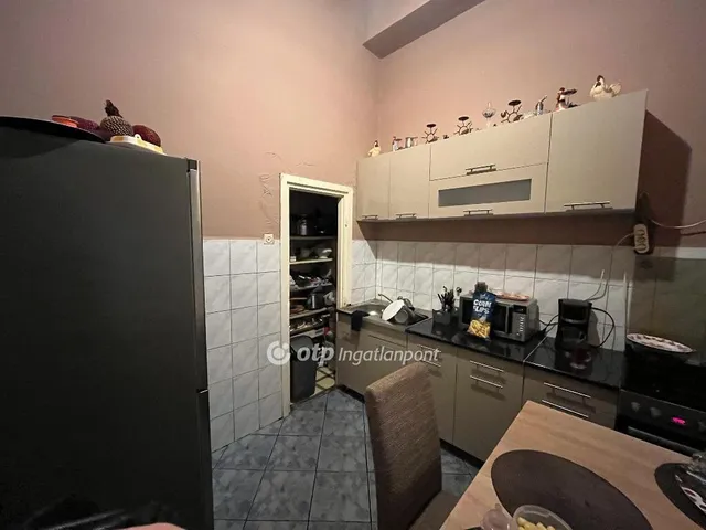 Eladó lakás Budapest V. kerület 77 nm