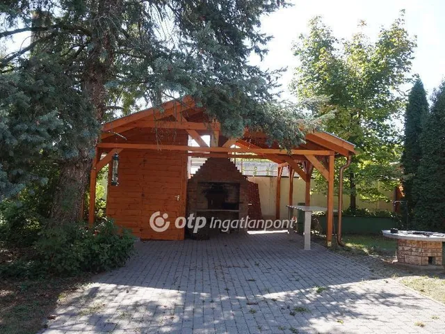 Eladó kereskedelmi és ipari ingatlan Gyöngyös 440 nm