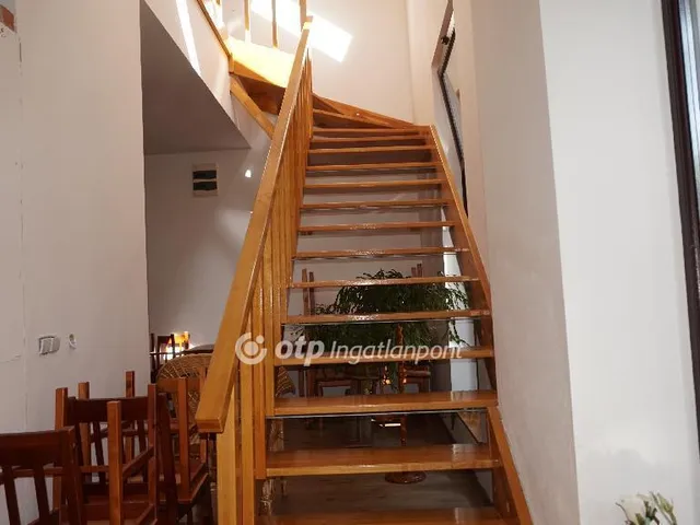 Eladó kereskedelmi és ipari ingatlan Gyöngyös 440 nm