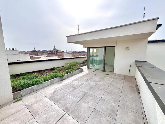Eladó lakás Budapest VIII. kerület 93 nm