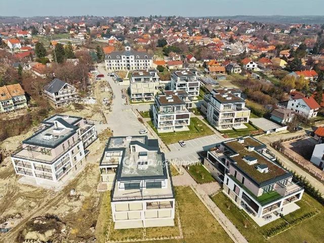 Eladó lakás Balatonkenese 61 nm