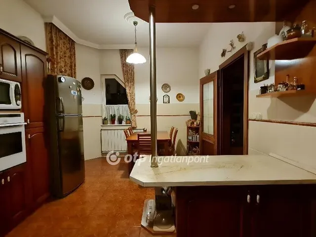 Eladó ház Budapest II. kerület 276 nm