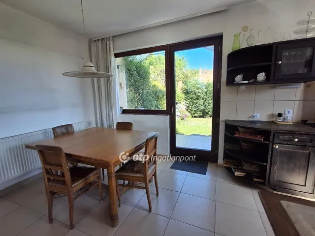 Eladó ház Budapest II. kerület, Szemlőhegy 212 nm