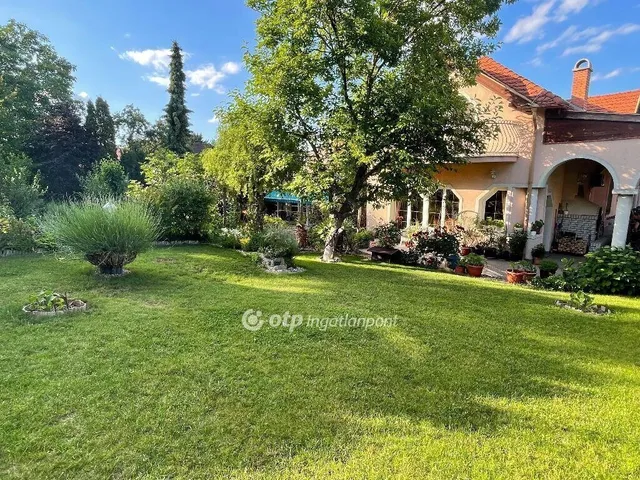 Eladó ház Budapest II. kerület 276 nm