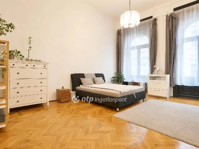Eladó lakás Budapest VI. kerület, Nagykörúton kívüli terület 92 nm