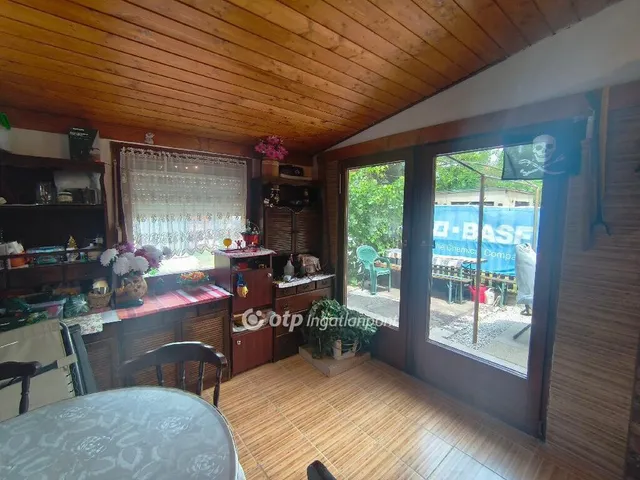 Eladó nyaraló Gárdony 40 nm