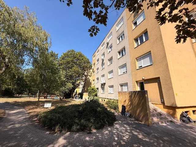 Eladó lakás Százhalombatta 71 nm