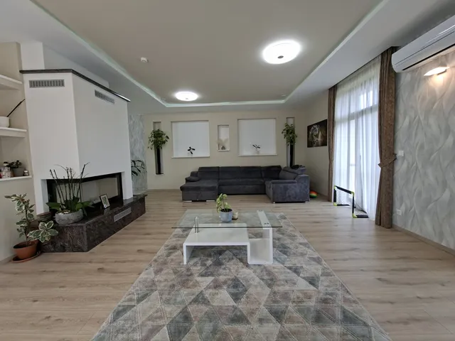 Eladó ház Gyömrő 266 nm