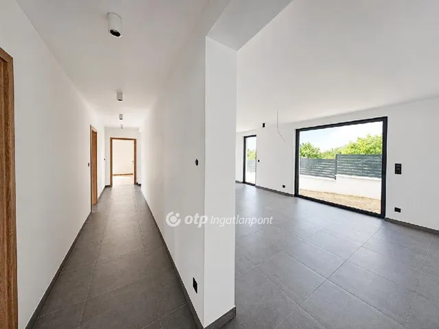 Eladó lakás Balatonalmádi, Vörösberény 114 nm