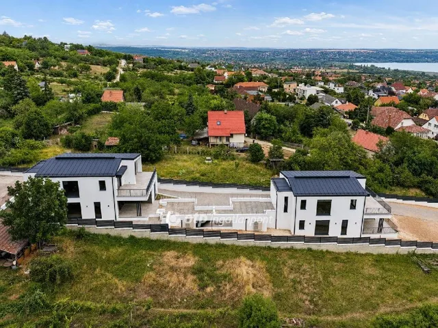 Eladó lakás Balatonalmádi, Vörösberény 114 nm