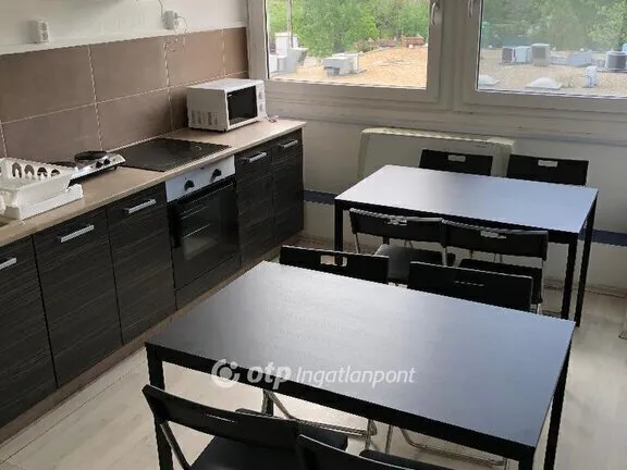 Eladó kereskedelmi és ipari ingatlan Budapest XI. kerület, Kelenföld 3246 nm