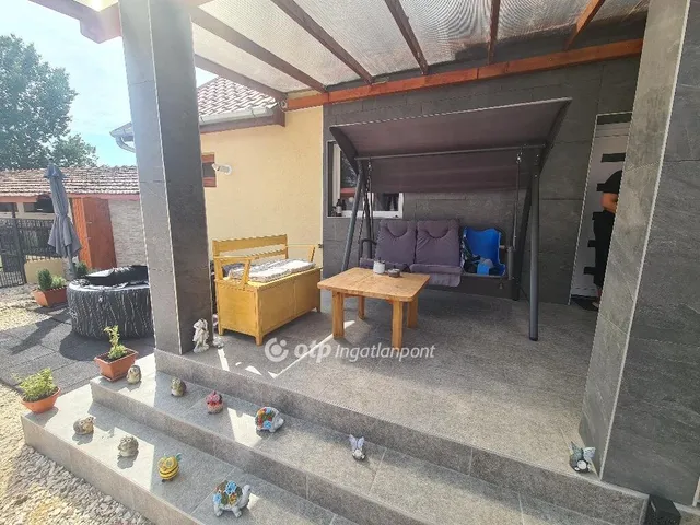 Eladó ház Törtel 90 nm