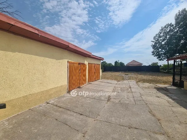 Eladó ház Törtel 90 nm