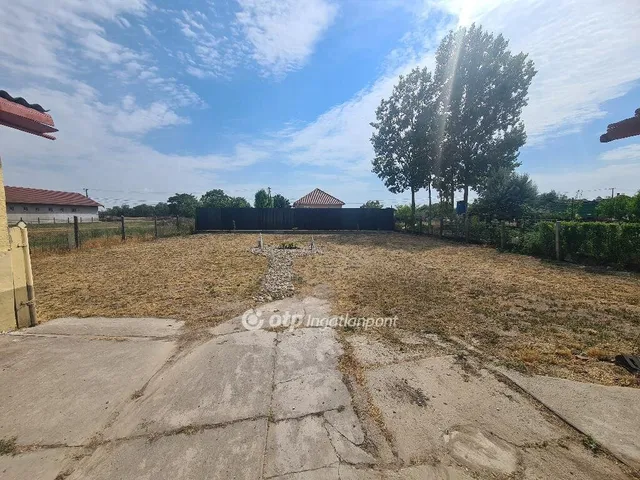 Eladó ház Törtel 90 nm