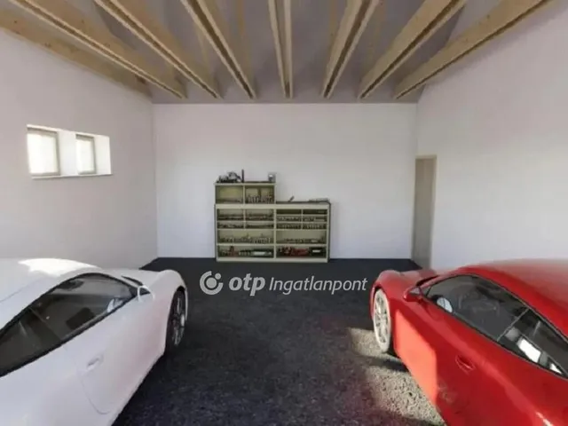 Eladó ház Üröm 330 nm