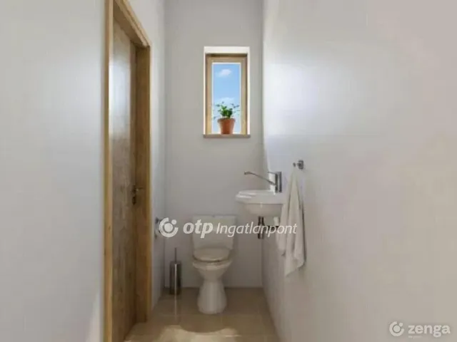 Eladó ház Üröm 330 nm