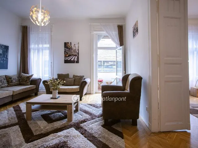 Eladó lakás Budapest VIII. kerület, Corvin negyed 100 nm