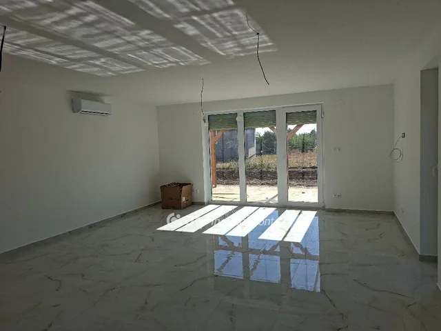 Eladó ház Kulcs 130 nm