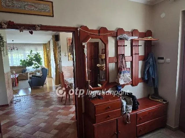 Eladó ház Diósd 275 nm
