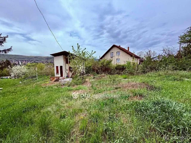 Eladó telek Solymár 1504 nm