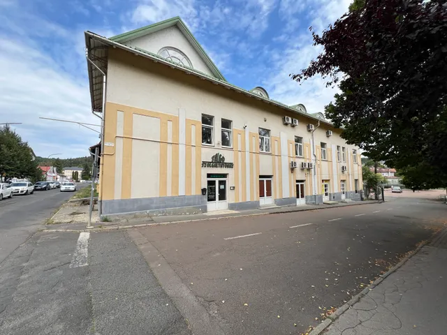 Eladó kereskedelmi és ipari ingatlan Salgótarján, Vásártér 492 nm