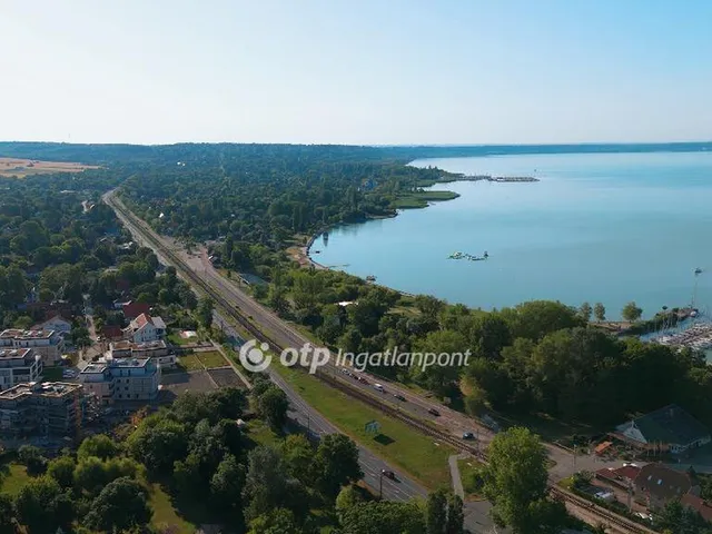 Eladó lakás Balatonkenese 63 nm