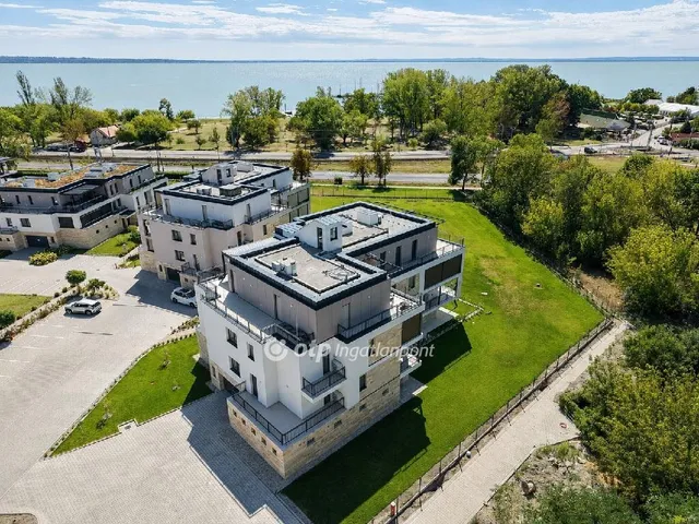Eladó lakás Balatonkenese 53 nm