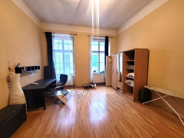 Eladó lakás Budapest VI. kerület, Nagykörúton belüli terület 121 nm