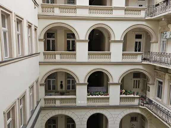 Eladó lakás Budapest VI. kerület 71 nm