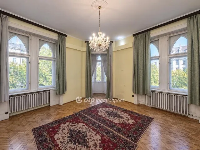 Eladó lakás Budapest VIII. kerület, Corvin negyed 117 nm