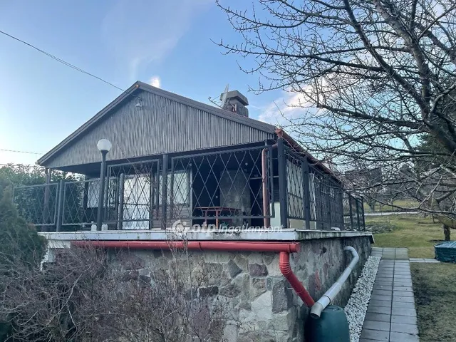 Eladó nyaraló Szentendre, Pismány 90 nm