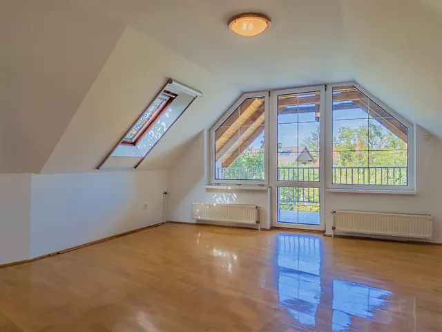 Eladó ház Székesfehérvár, Öreghegy 300 nm