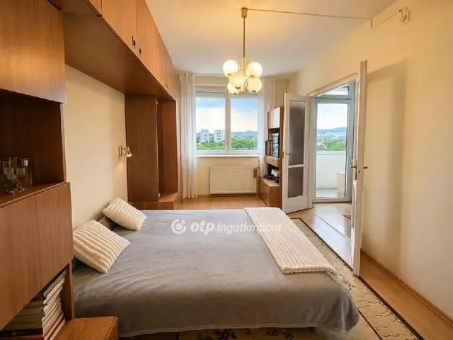 Eladó lakás Budapest XI. kerület, Albertfalva 70 nm