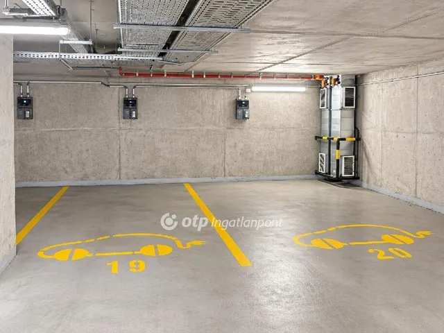 Eladó garázs Budapest XIII. kerület, Lőportárdűlő 15 nm