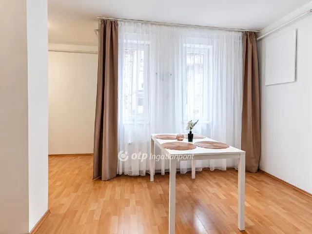 Eladó lakás Budapest VI. kerület 67 nm