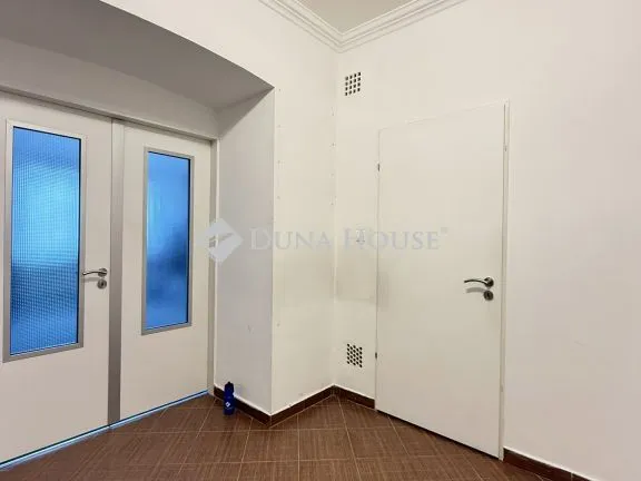 Eladó kereskedelmi és ipari ingatlan Budapest VI. kerület 114 nm