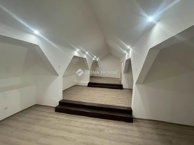 Eladó lakás Budapest XX. kerület 107 nm