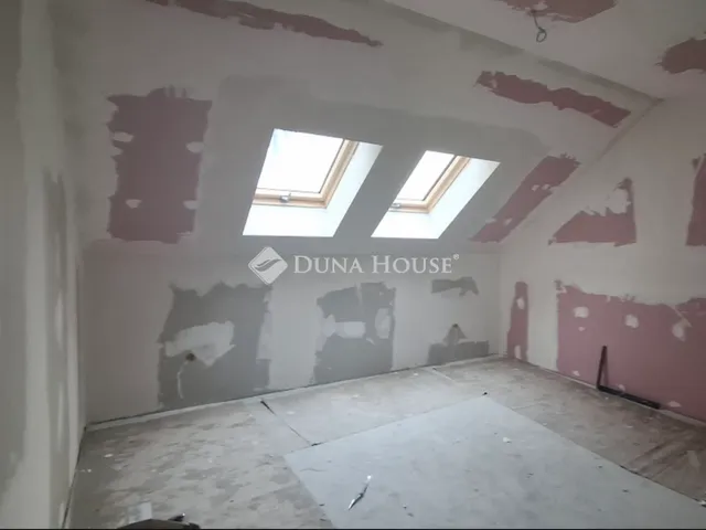 Eladó lakás Bicske 135 nm