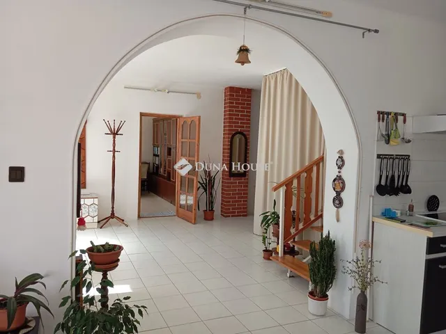 Eladó ház Kiskunlacháza 245 nm