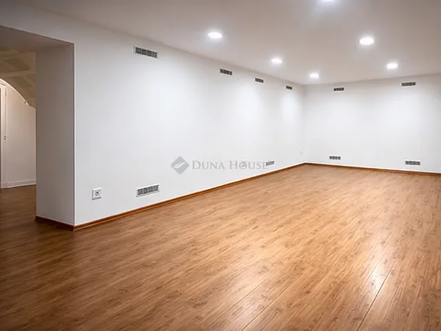 Eladó kereskedelmi és ipari ingatlan Budapest IX. kerület 81 nm