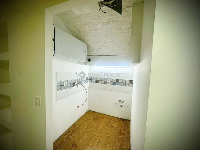 Eladó kereskedelmi és ipari ingatlan Budapest IX. kerület 122 nm