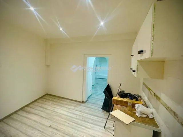 Eladó kereskedelmi és ipari ingatlan Budapest IX. kerület 43 nm