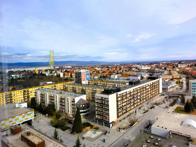 Eladó garázs Veszprém 18 nm