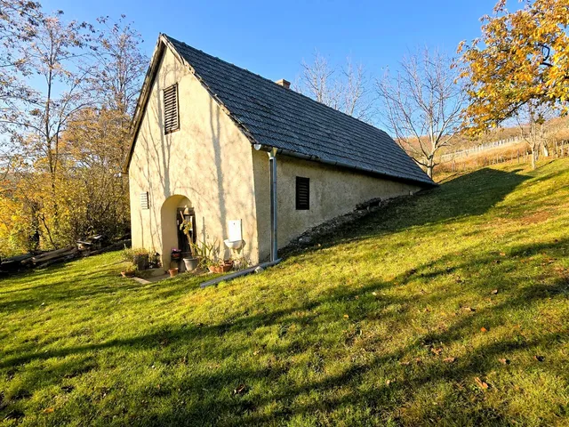 Eladó üdülő és hétvégi ház Pécsely 79 nm