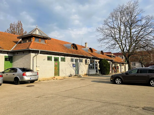 Eladó kereskedelmi és ipari ingatlan Balatonfüred 49 nm