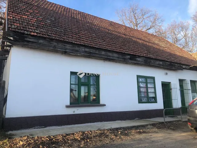 Eladó ház Farmos, Jászberényi út 156 nm