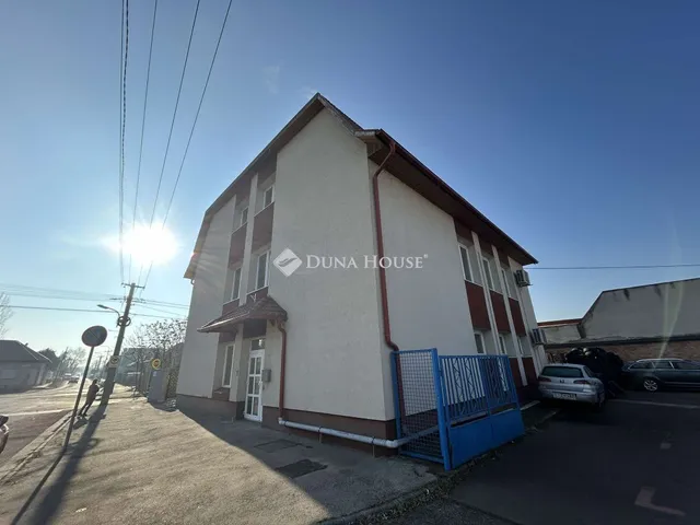 Eladó kereskedelmi és ipari ingatlan Budapest XX. kerület, Török Flóris utca 514 nm