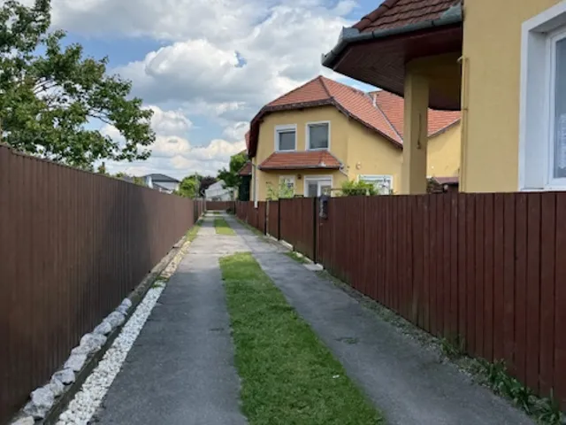 Kiadó ház Vecsés 96 nm