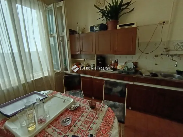 Eladó lakás Cegléd 75 nm