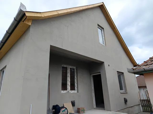 Eladó ház Újszász 107 nm